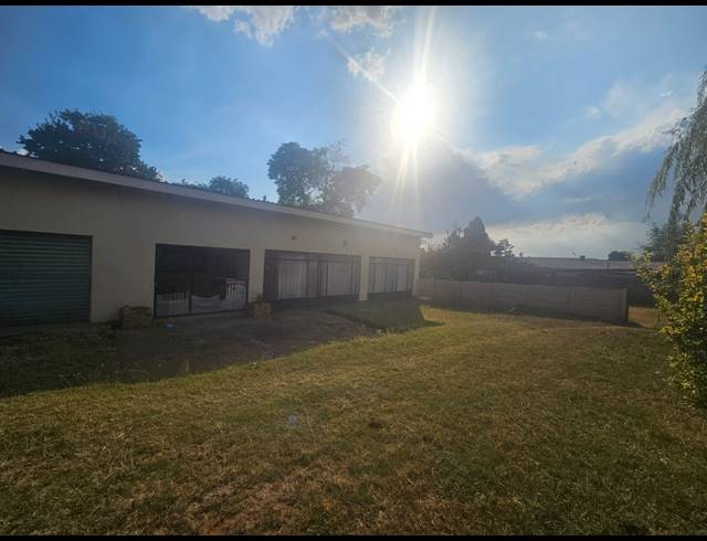 2 BEDROOM HOUSE FOR SALE IN RENSBURG